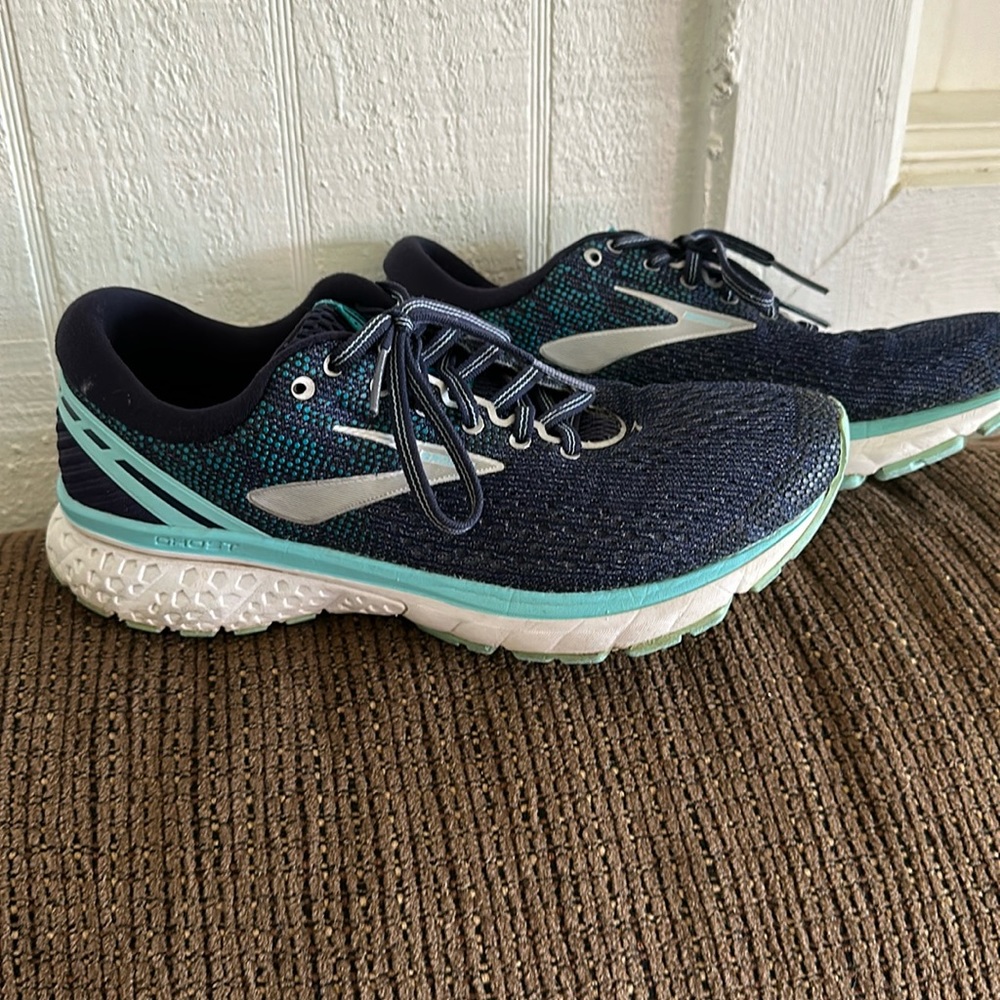 Brooks Ghost